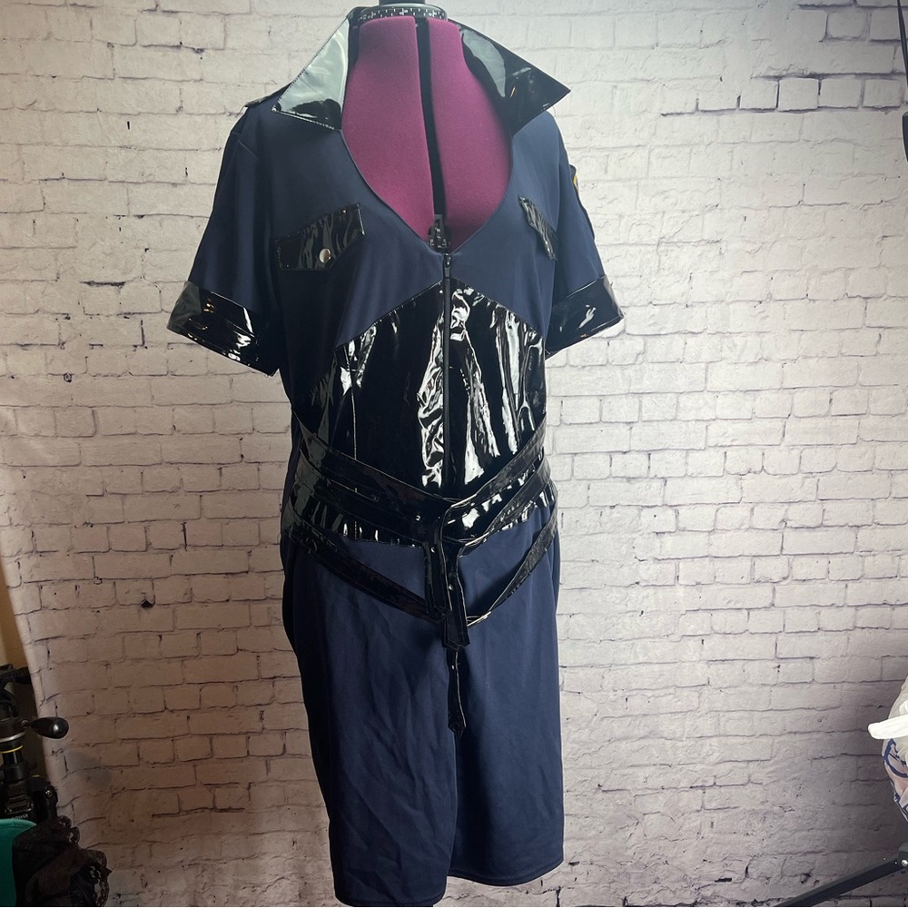 Torrid Sexy Cop Halloween Costume size 1X-2X